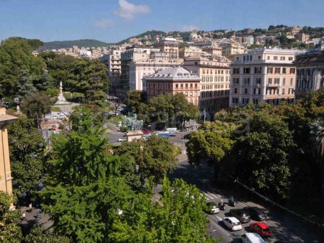 Appartamento in vendita a Genova via 12 Ottobre, Centro Città