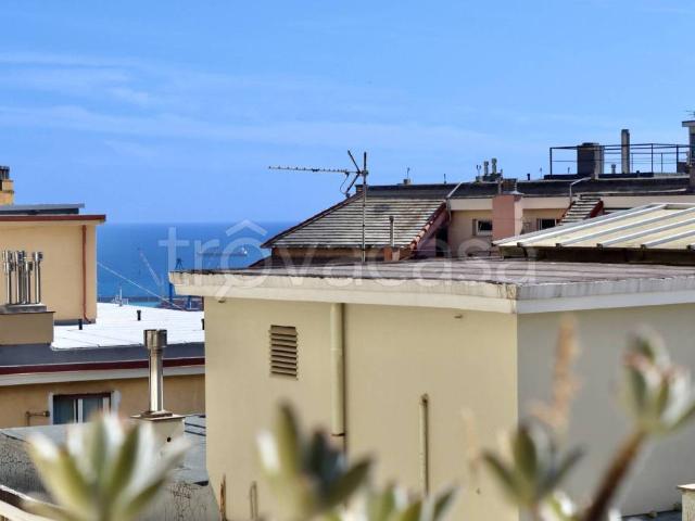 Appartamento in vendita a Genova via Giovanni Casartelli, Oregina