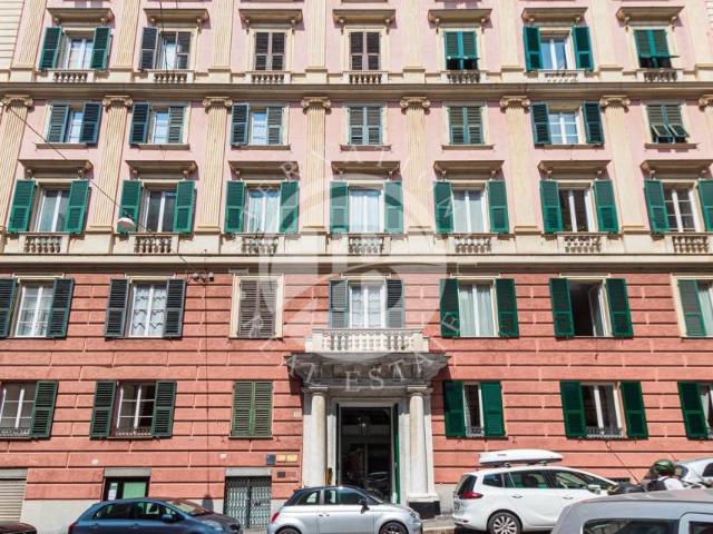 Appartamento in vendita a Genova via Palestro, Castelletto