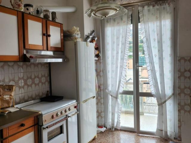 Appartamento in vendita a Genova via Robino, Marassi