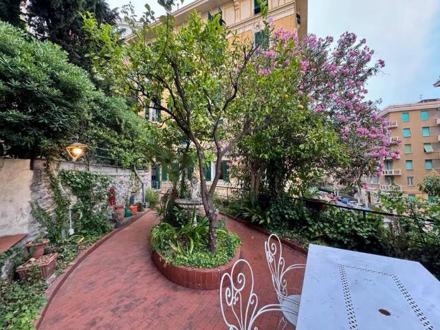 Appartamento in vendita a Genova GE