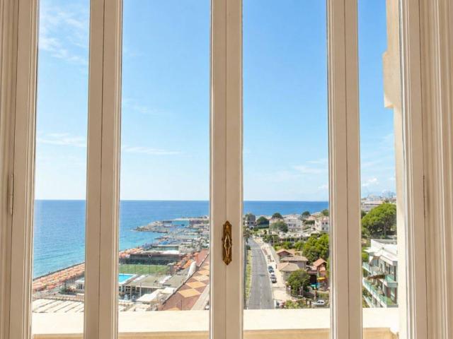 Appartamento in vendita a Genova GE