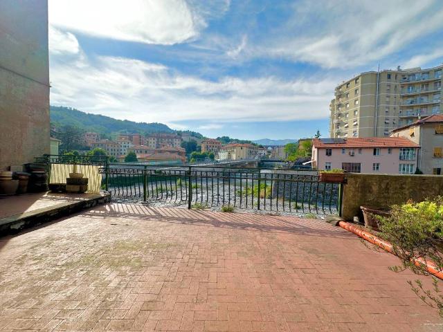 Appartamento in vendita a Genova GE