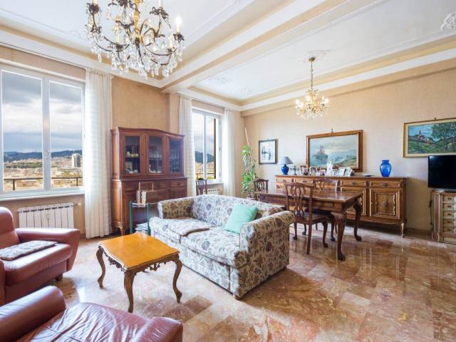 Appartamento in vendita a Genova GE