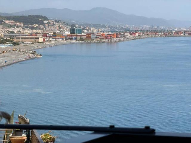 Appartamento in vendita a Genova GE