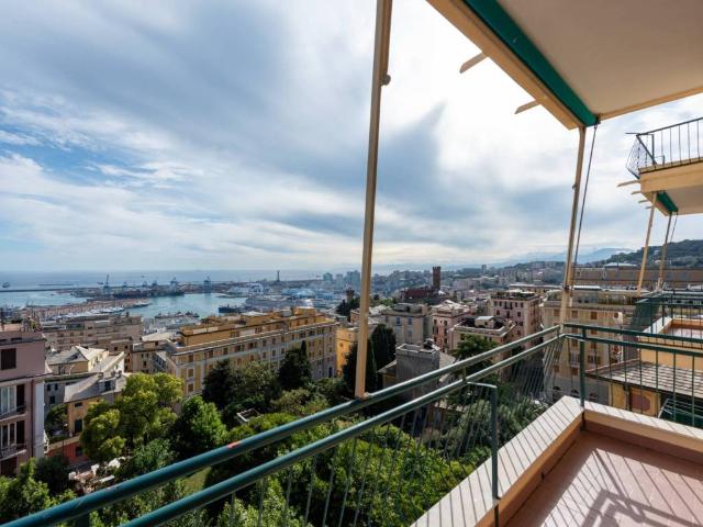 Appartamento in vendita a Genova GE