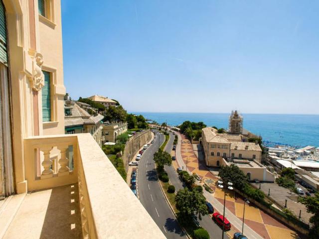 Appartamento in vendita a Genova GE