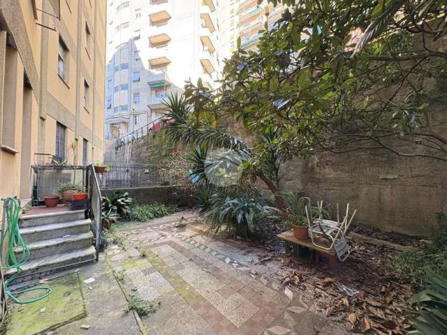 Appartamento in vendita a Genova GE