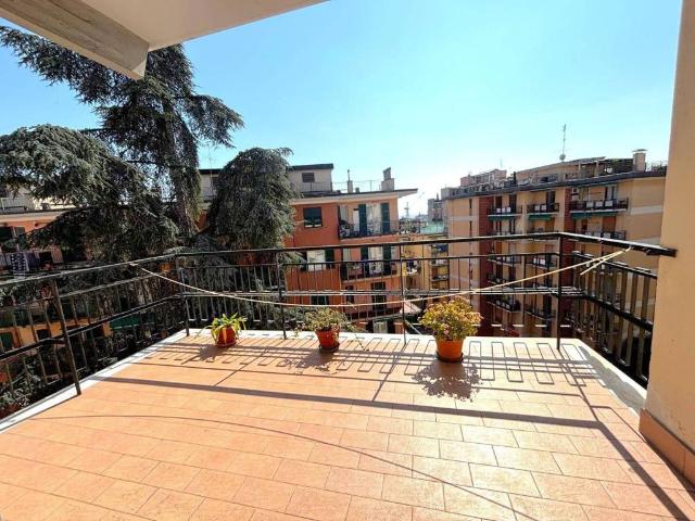 Appartamento in vendita a Genova GE