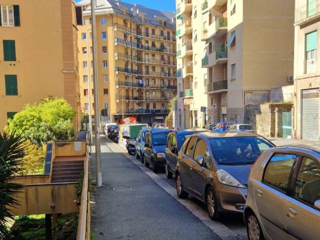 Appartamento in vendita a Genova GE