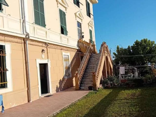 Appartamento in vendita a Genova GE