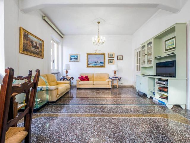 Appartamento in vendita a Genova GE