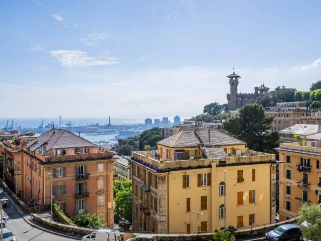 Appartamento in vendita a Genova GE