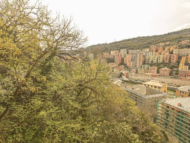 Appartamento in vendita a Genova GE