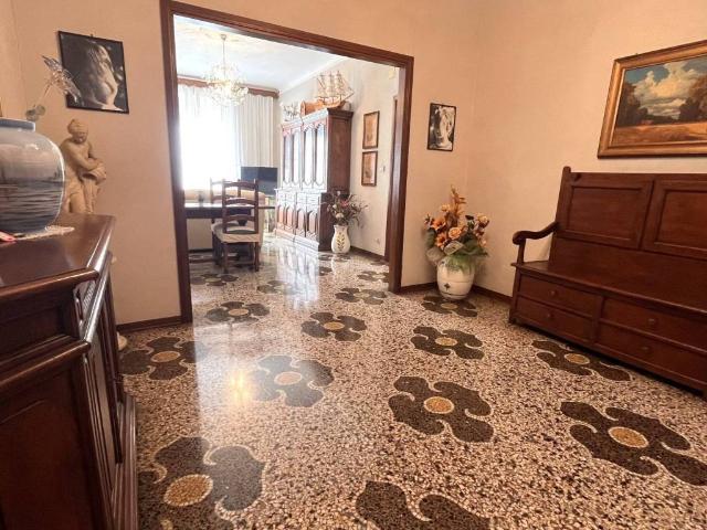 Appartamento in vendita a Genova GE