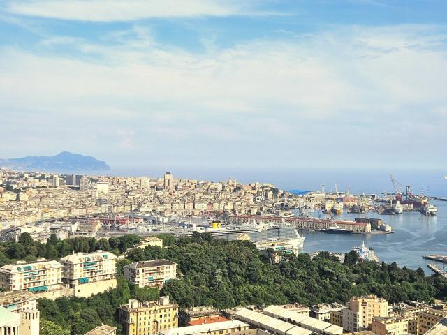 Appartamento in vendita a Genova, Granarolo