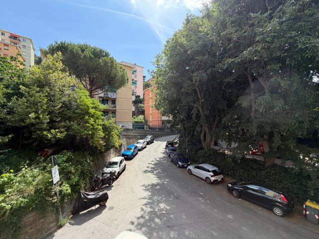 Appartamento in vendita a Genova, Oregina