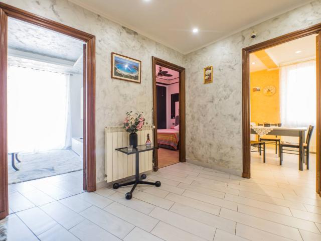 Appartamento in vendita a Genova, Rivarolo