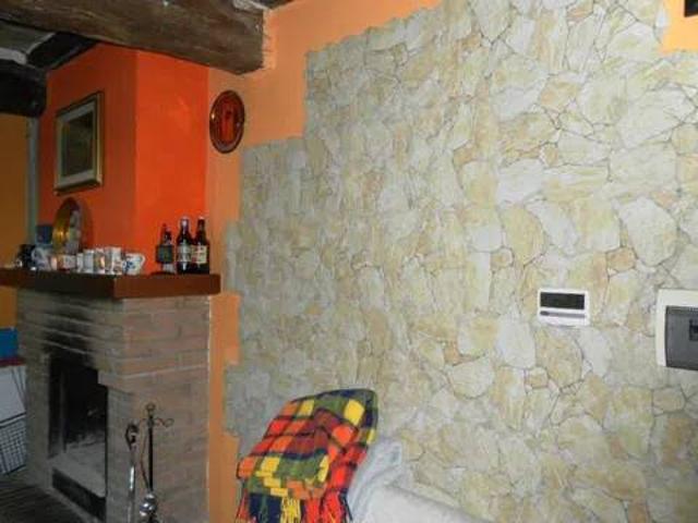 Appartamento in vendita a Genga AN