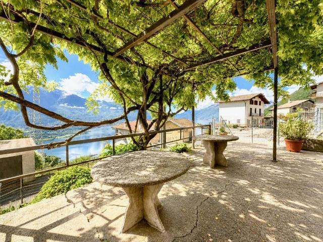 Appartamento in vendita a Gera Lario CO