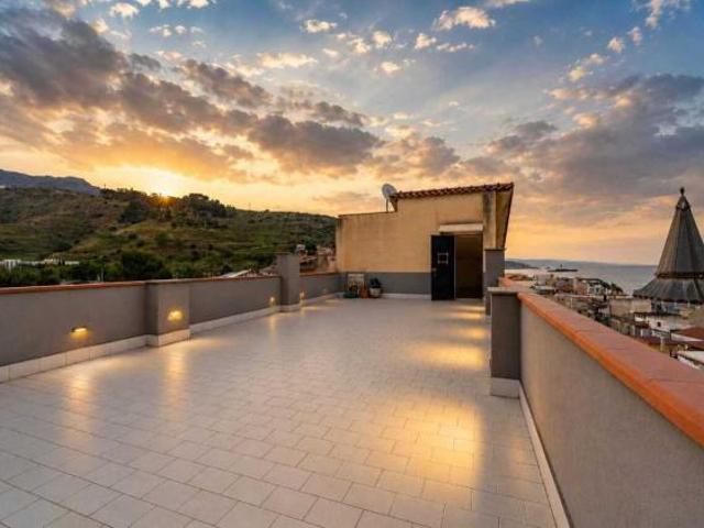 Appartamento in vendita a Giardini Naxos