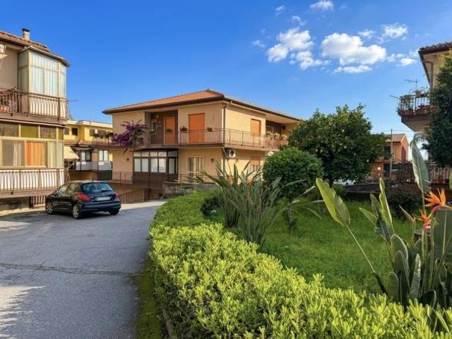 Appartamento in vendita a Giarre