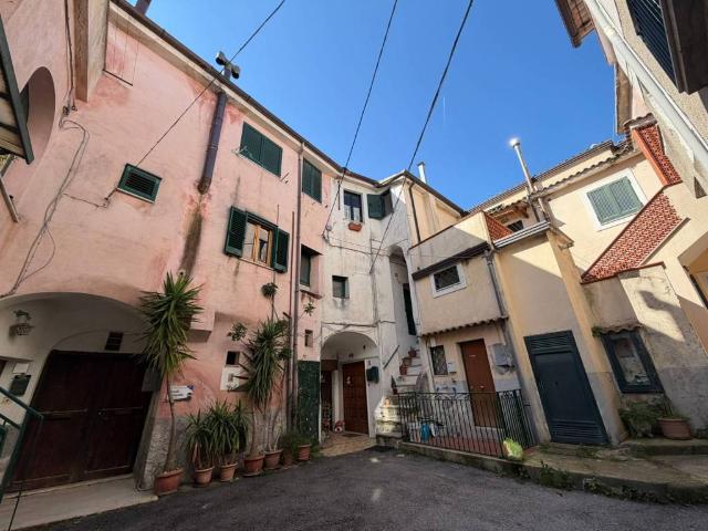 Appartamento in vendita a Giffoni Sei Casali SA