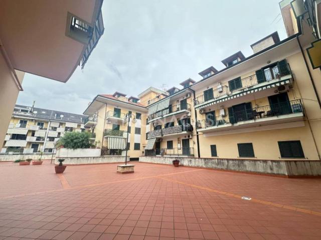 Appartamento in vendita a Giugliano in Campania NA