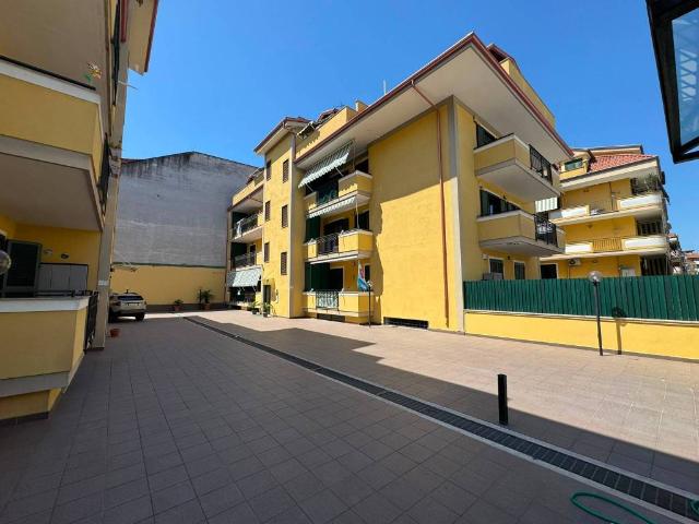 Appartamento in vendita a Giugliano in Campania NA