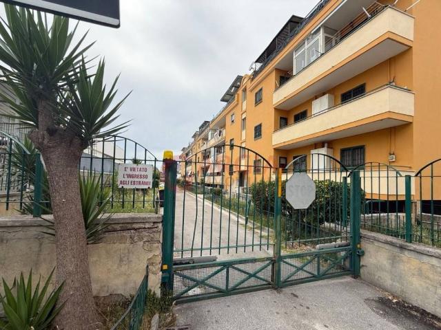 Appartamento in vendita a Giugliano in Campania NA
