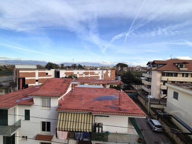 Appartamento in vendita a Giugliano in Campania NA