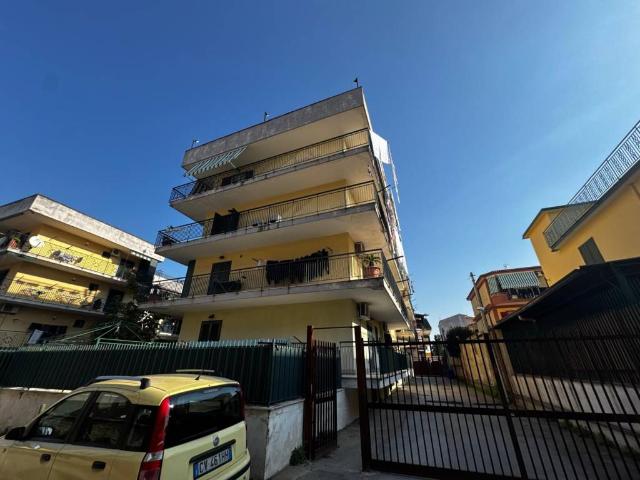 Appartamento in vendita a Giugliano in Campania NA