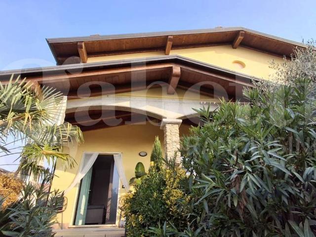 Villa in vendita a Gossolengo PC