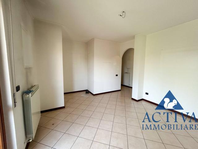 Appartamento in vendita a Gorla Minore