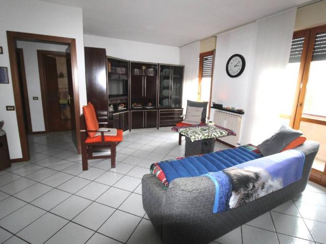 Appartamento in vendita a Rescaldina MI