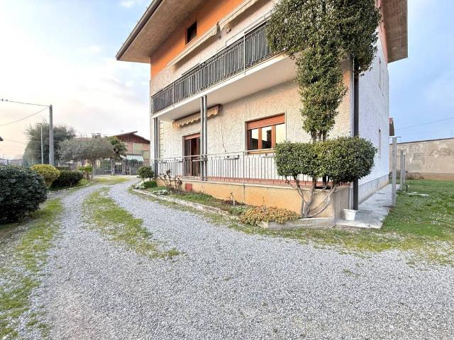 Appartamento in vendita a Gorlago BG