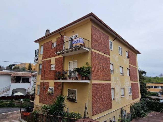 Appartamento in vendita a Grottaferrata RM