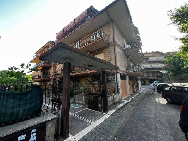 Appartamento in vendita a Grottaferrata RM