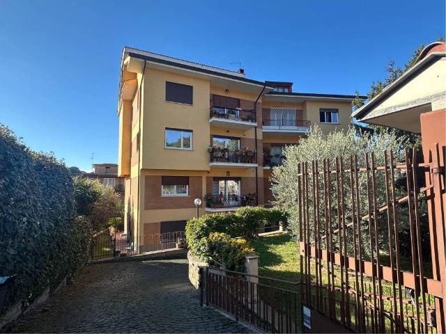 Appartamento in vendita a Grottaferrata RM