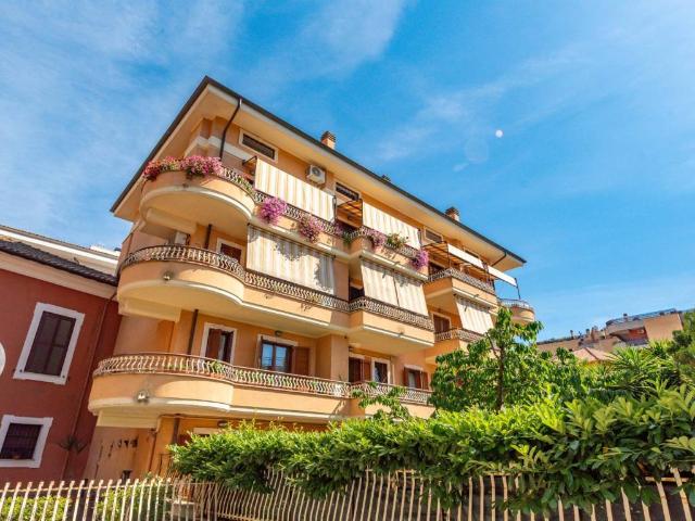 Appartamento in vendita a Grottaferrata RM