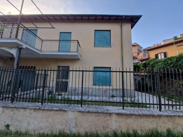 Appartamento in vendita a Grottaferrata RM