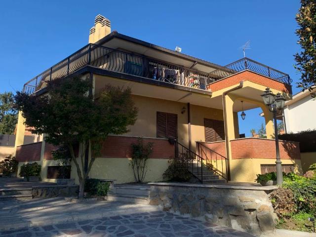 Appartamento in vendita a Grottaferrata RM
