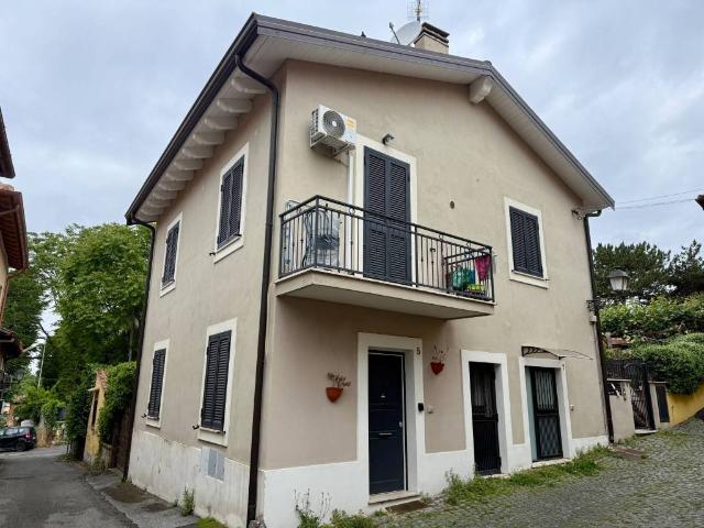Appartamento in vendita a Grottaferrata RM