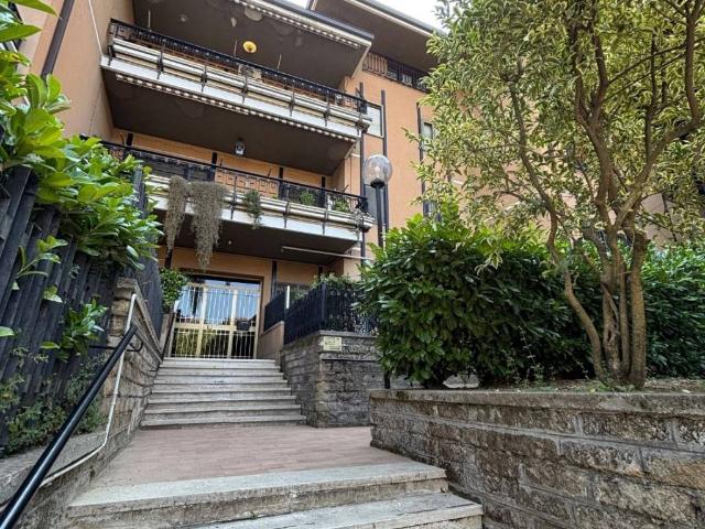 Appartamento in vendita a Grottaferrata RM