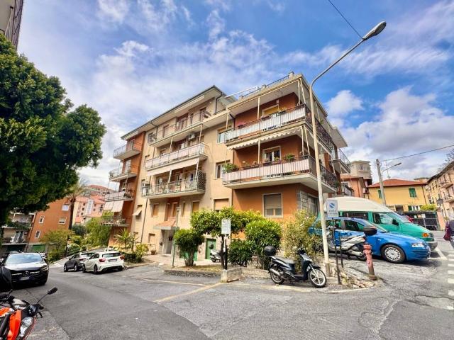 Appartamento in vendita a Imperia IM