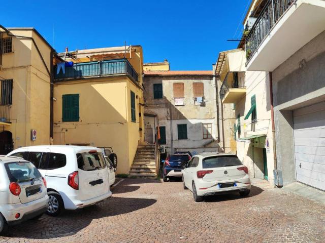 Appartamento in vendita a Imperia IM