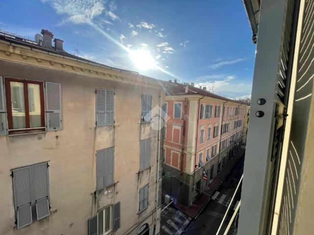 Appartamento in vendita a Imperia IM