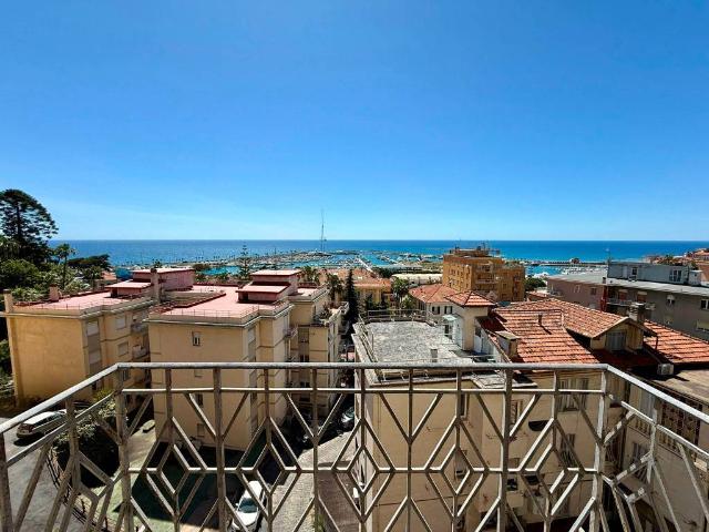 Appartamento in vendita a Imperia IM