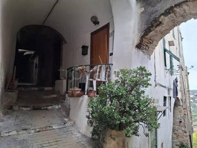 Appartamento in vendita a Imperia via Cisterna, 17