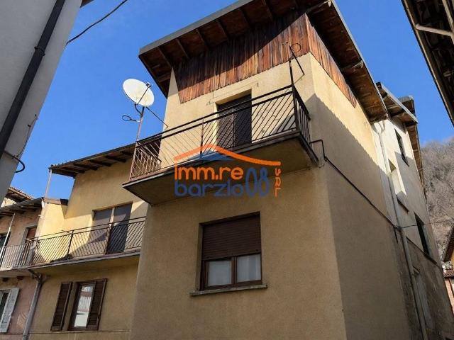 Appartamento in vendita a Introbio LC